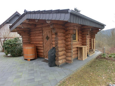 Naturstammhaus-Foto der Familie Löhr